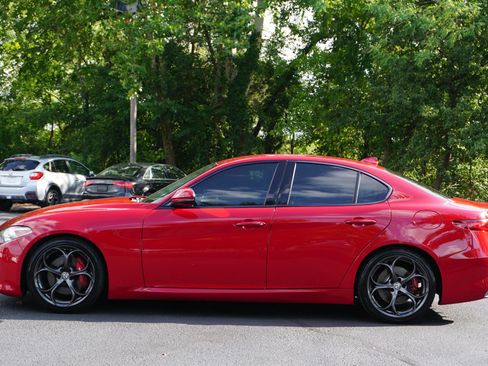 Used 2018 Alfa Romeo Giulia Ti Sport w/ Quick Order Package 22U Sport RWD image 10