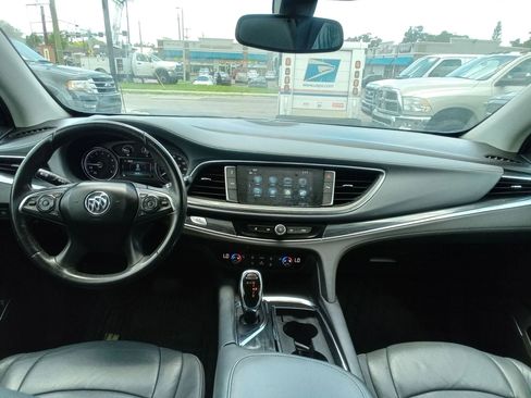 Used 2018 Buick Enclave Essence image 12