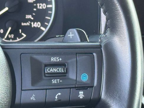 Certified 2024 Nissan Pathfinder SV FWD image 16