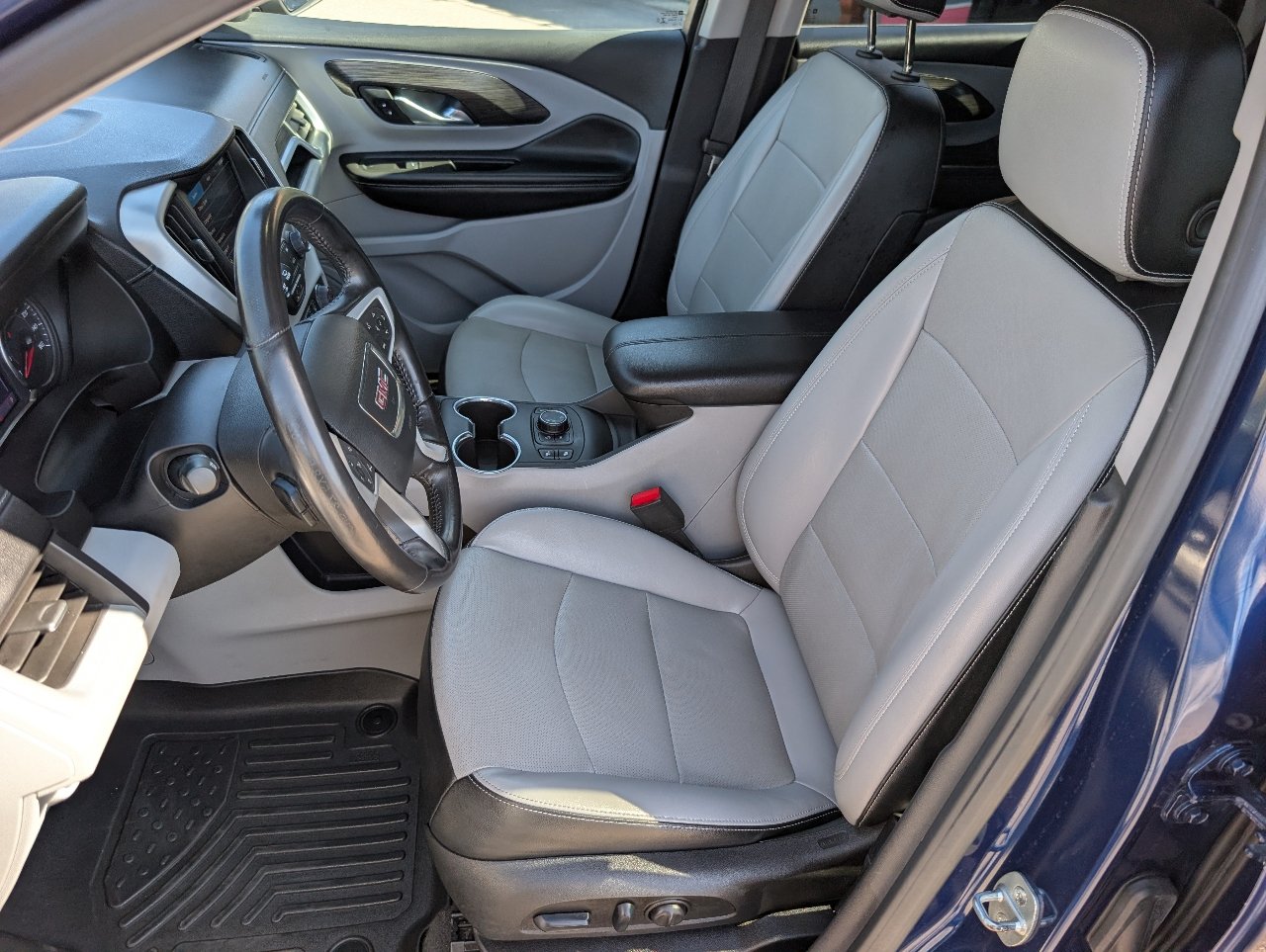 Used 2022 GMC Terrain SLT FWD image 2