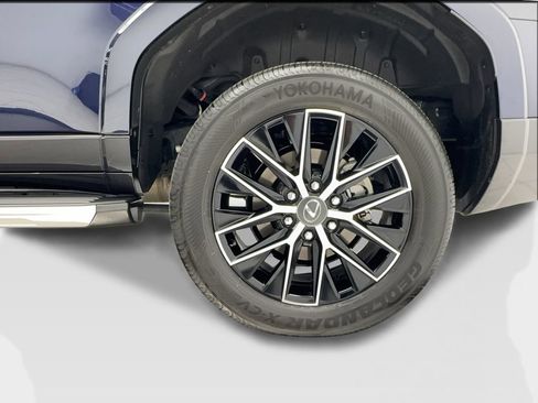 Used 2025 Lexus GX 550 w/ Cold Area Package AWD/4WD image 11