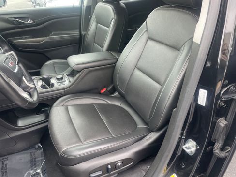 Used 2023 GMC Acadia SLT FWD image 9