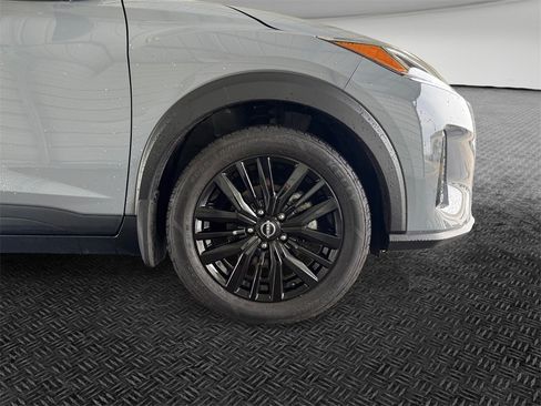 Used 2024 Nissan Kicks SV image 11