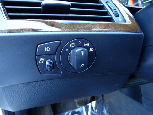 Used 2007 BMW 530xi Wagon AWD/4WD image 43