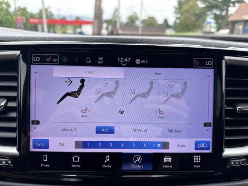 Used 2022 Chrysler Pacifica Touring-L w/ S Appearance Package FWD image 25