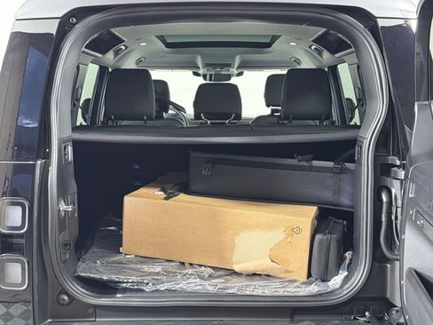 New 2026 Land Rover Defender 110 S image 29
