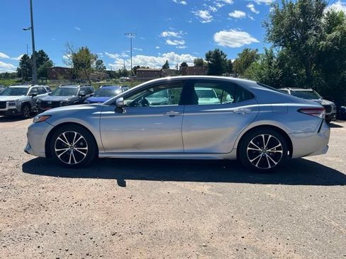 Used 2019 Toyota Camry SE w/ Audio Package FWD image 2