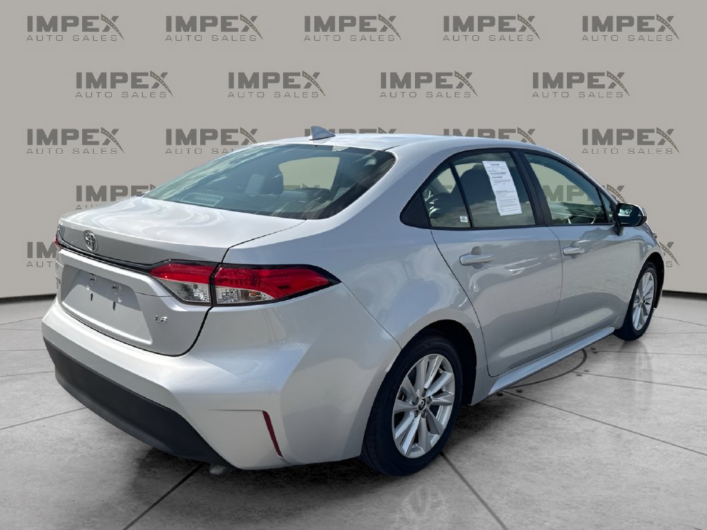 Used 2024 Toyota Corolla LE w/ LE Convenience Package FWD image 5