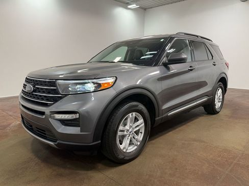 Used 2023 Ford Explorer XLT AWD/4WD image 39