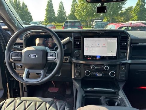 Used 2026 Ford F250 Lariat w/ Black Appearance Package AWD/4WD image 11