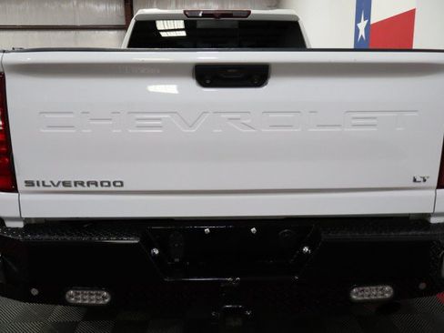 Used 2022 Chevrolet Silverado 2500 LT w/ Convenience Package AWD/4WD image 12