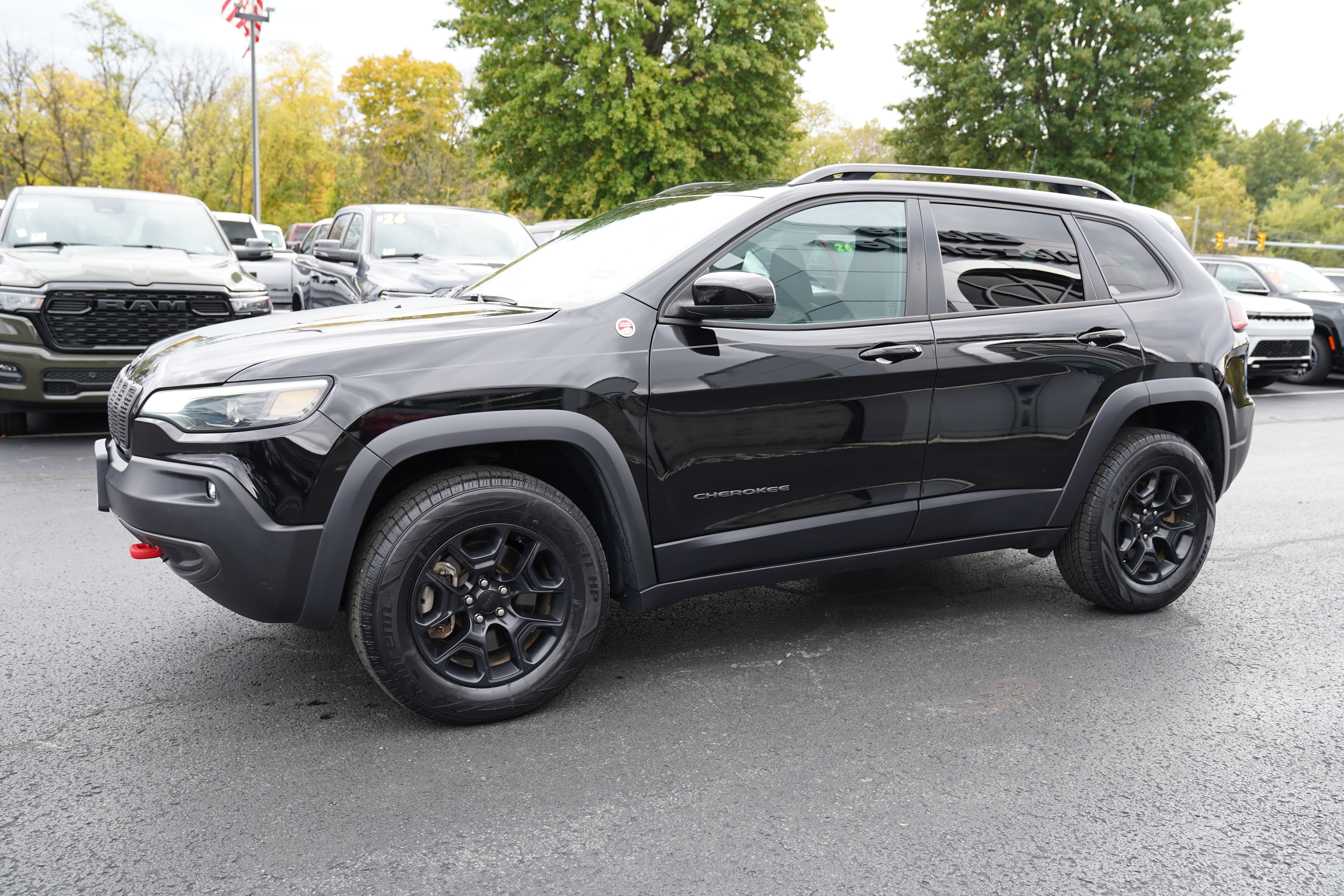 Used 2022 Jeep Cherokee Trailhawk w/ Trailer Tow Group AWD/4WD image 9