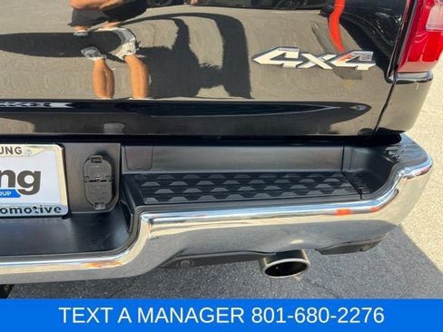 Used 2019 RAM 1500 Laramie AWD/4WD image 6