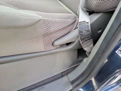 Used 2020 Nissan Frontier SV image 18