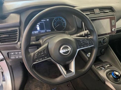 Used 2023 Nissan Leaf S image 9