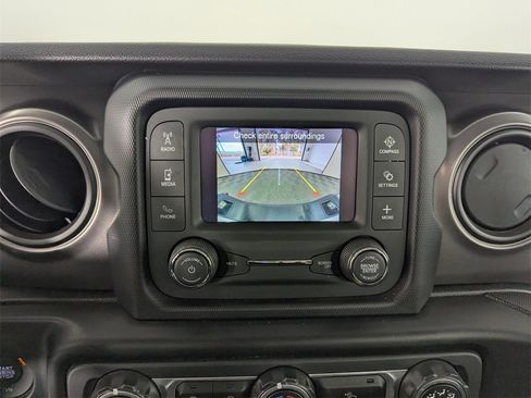 Used 2021 Jeep Gladiator Sport image 25