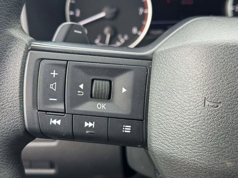Used 2025 Nissan Rogue S FWD image 19