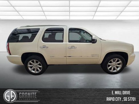 Used 2011 GMC Yukon Denali AWD/4WD image 6