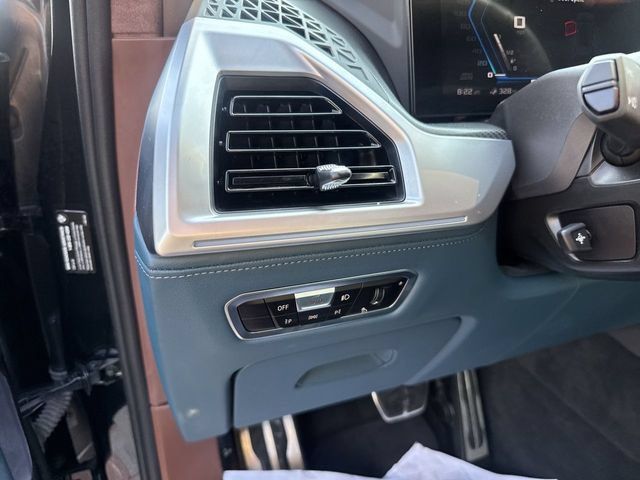 Used 2023 BMW XM AWD/4WD image 12