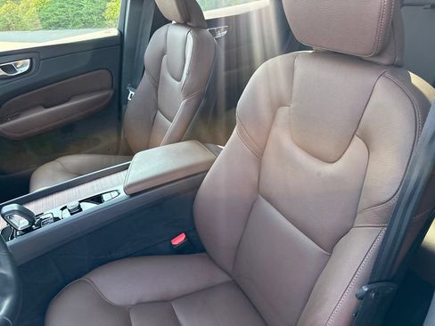Certified 2025 Volvo XC60 T8 Plus w/ Protection Package Premier AWD/4WD image 17