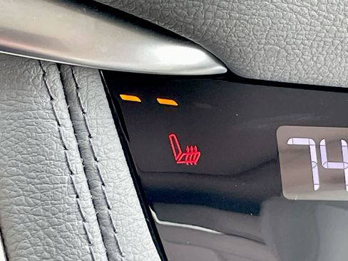 Certified 2025 Cadillac XT5 Premium Luxury w/ LPO, Floor Liner Package image 23