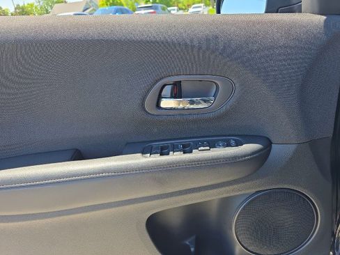 Used 2019 Honda HR-V LX image 17
