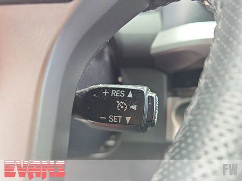 Used 2016 Toyota Tacoma Limited w/ Towing Package AWD/4WD image 18