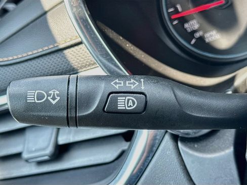 Used 2020 Chevrolet Equinox Premier AWD/4WD image 12