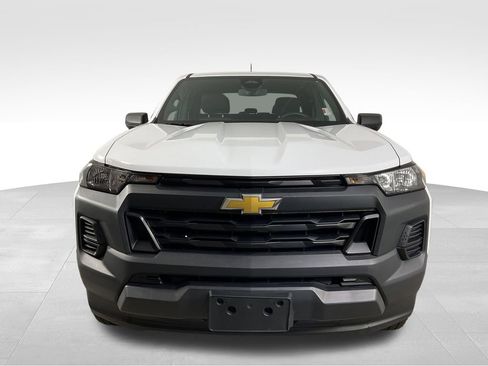 Used 2023 Chevrolet Colorado W/T RWD image 3