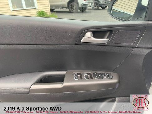 Used 2019 Kia Sportage LX image 9