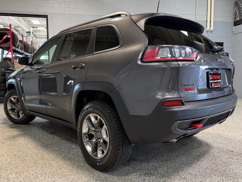 Used 2019 Jeep Cherokee Trailhawk w/ Comfort & Convenience Group AWD/4WD image 4