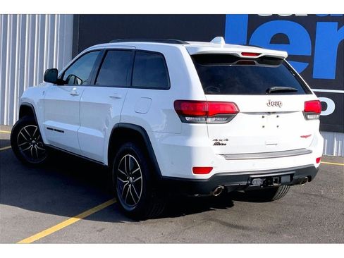 Used 2018 Jeep Grand Cherokee Trailhawk w/ Trailhawk Luxury Group AWD/4WD image 13