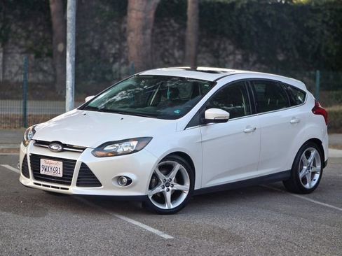Used 2012 Ford Focus Titanium w/ Titanium Handling Pkg FWD image 22