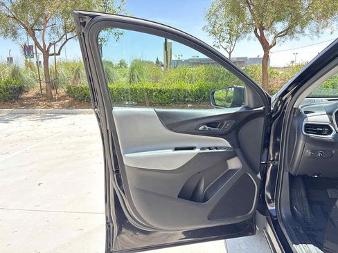 Used 2023 Chevrolet Equinox LS FWD image 18