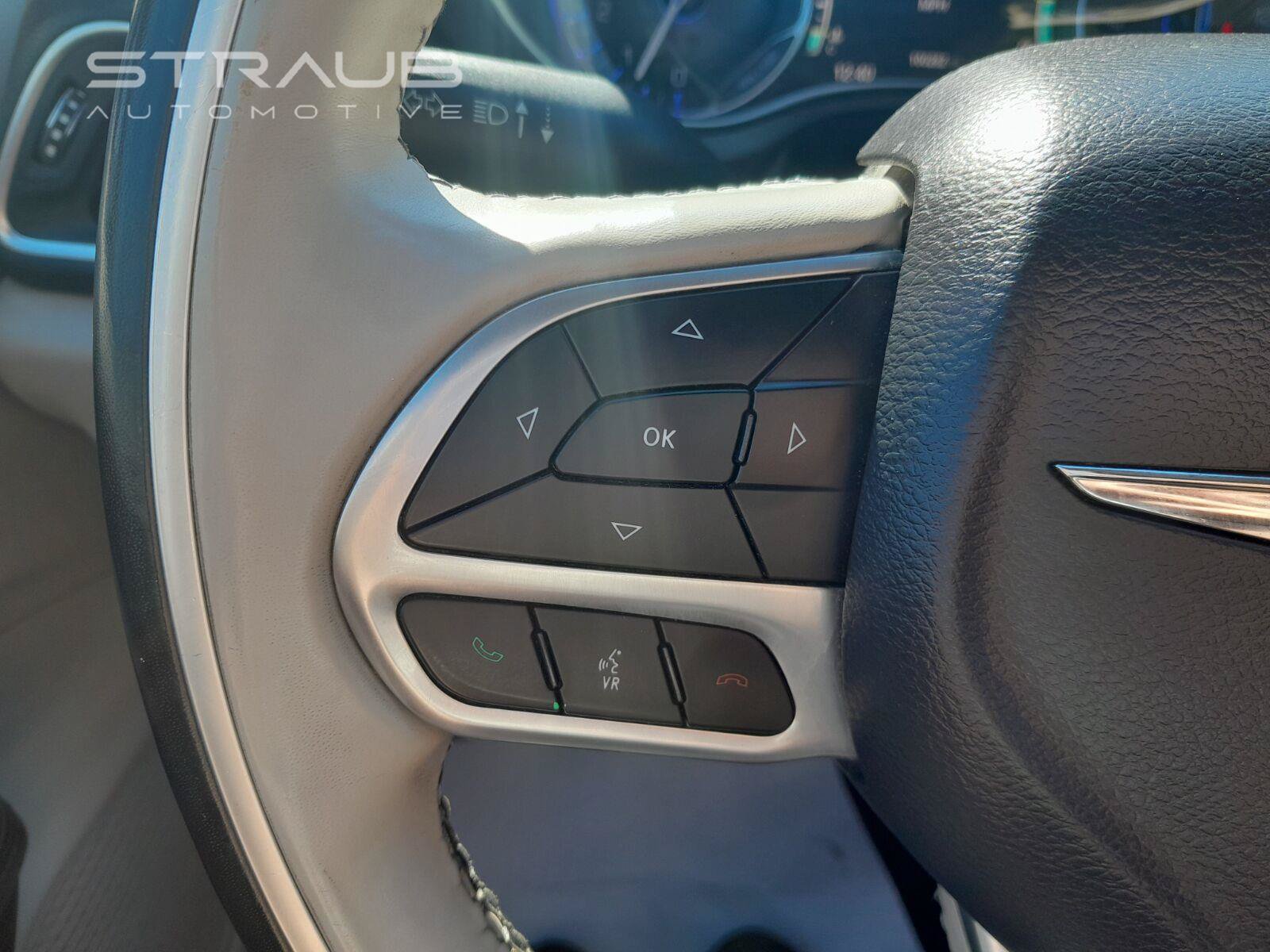 Used 2019 Chrysler Pacifica Limited FWD image 14