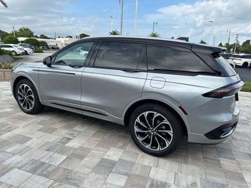 New 2025 Lincoln Nautilus Reserve image 4