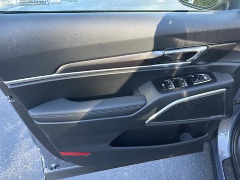 New 2025 Kia Telluride S image 10