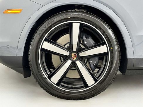 New 2026 Porsche Cayenne E-Hybrid image 32