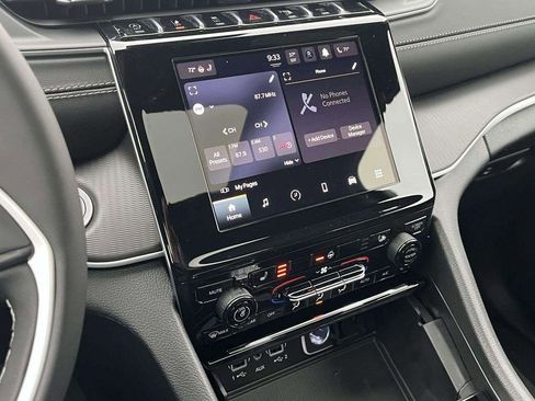 New 2025 Jeep Grand Cherokee L Altitude image 11