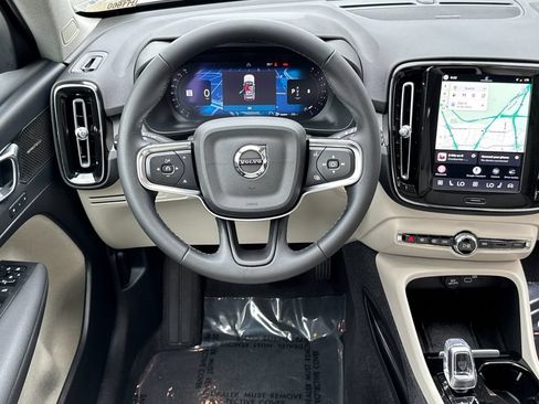 Certified 2024 Volvo XC40 B5 Ultimate w/ Protection Package Premier AWD/4WD image 13