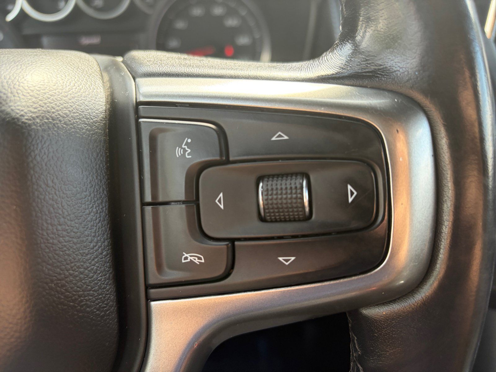 Used 2021 Chevrolet Suburban LT w/ Luxury Package AWD/4WD image 18