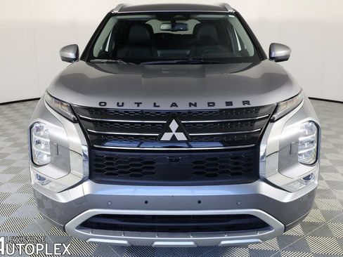 Used 2024 Mitsubishi Outlander SEL AWD/4WD image 2