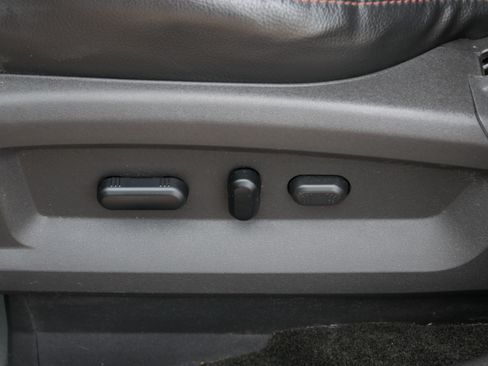 Used 2013 Ford Edge SEL FWD image 19
