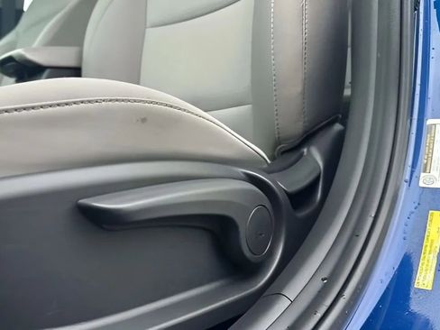 Used 2017 Hyundai Elantra SE image 15