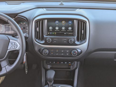 Used 2022 Chevrolet Colorado LT w/ Safety Package image 17