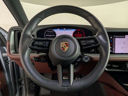 Used 2024 Porsche Cayenne S AWD/4WD image 35