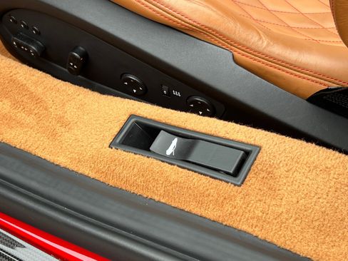 Used 2019 Ferrari 488 Spider Base image 36