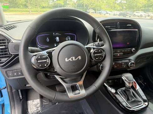 Certified 2025 Kia Soul EX FWD image 19