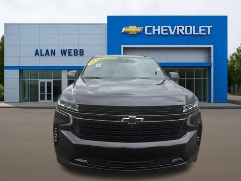 Used 2024 Chevrolet Suburban RST w/ Sport Performance Package AWD/4WD image 8