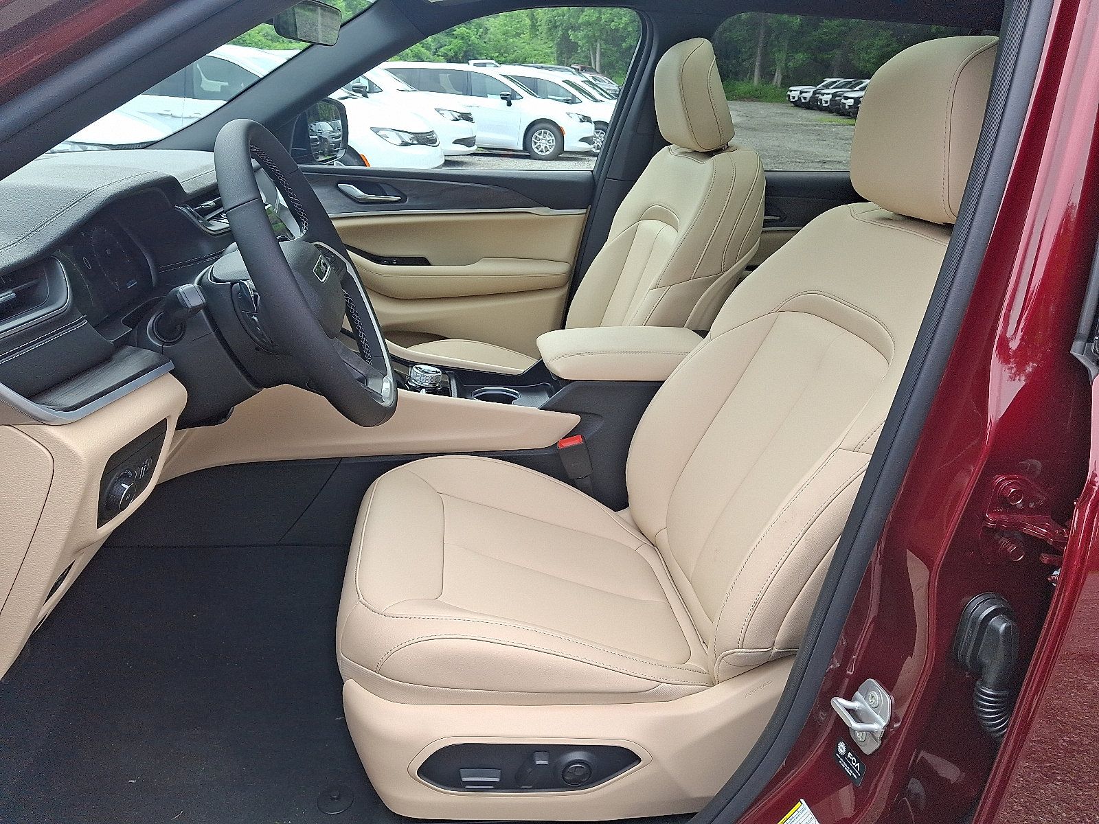New 2025 Jeep Grand Cherokee L Limited AWD/4WD image 9